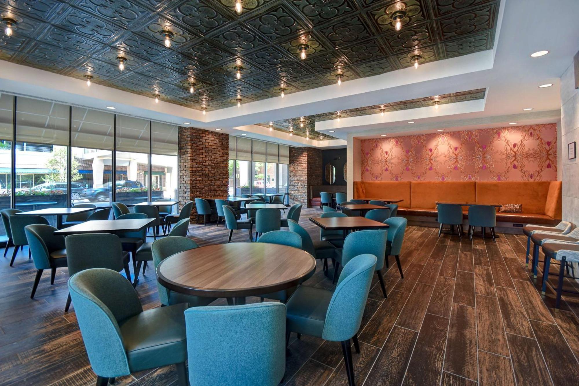 Hilton Garden Inn Kalamazoo Downtown Exterior photo