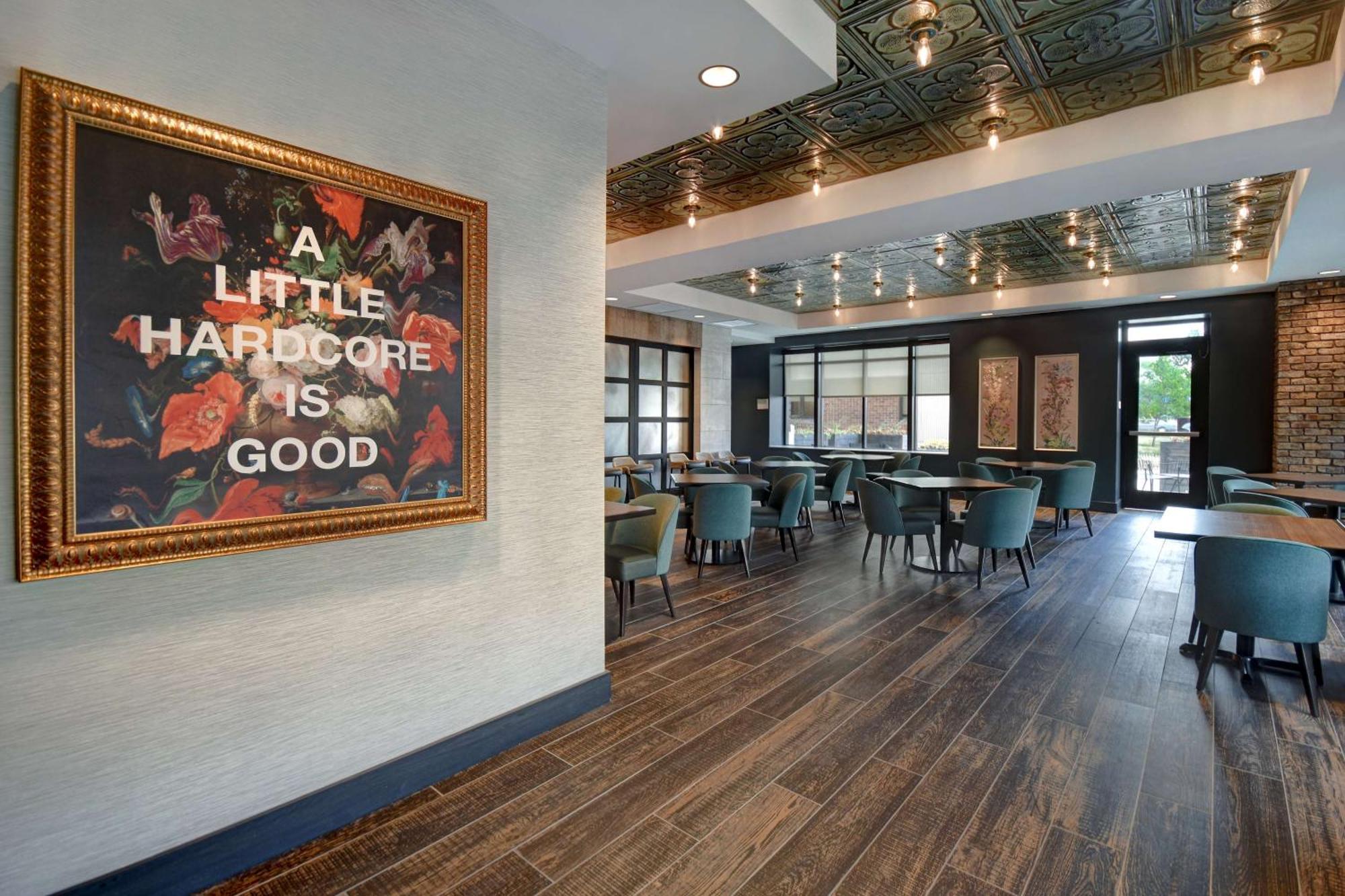 Hilton Garden Inn Kalamazoo Downtown Exterior photo